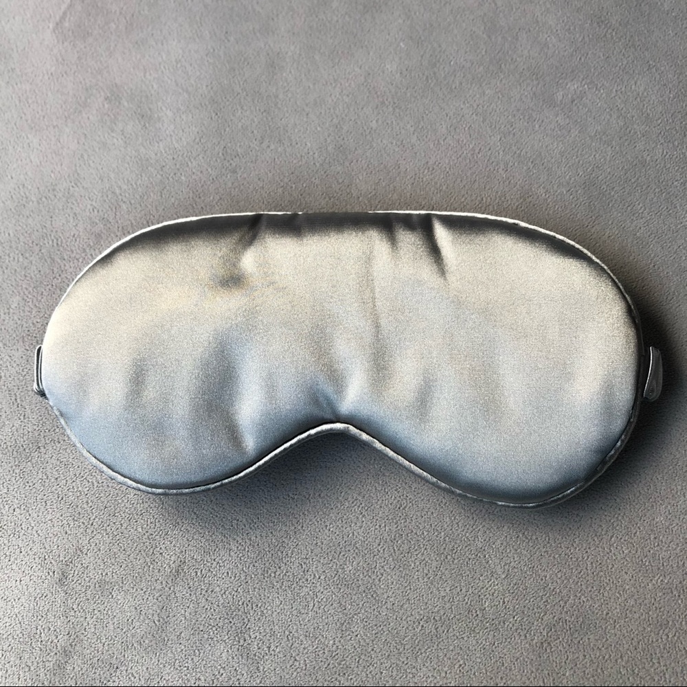 Silver Grey Sleep Mask with Drawstring Bag ~ Brand New! - Picture 2 of 5